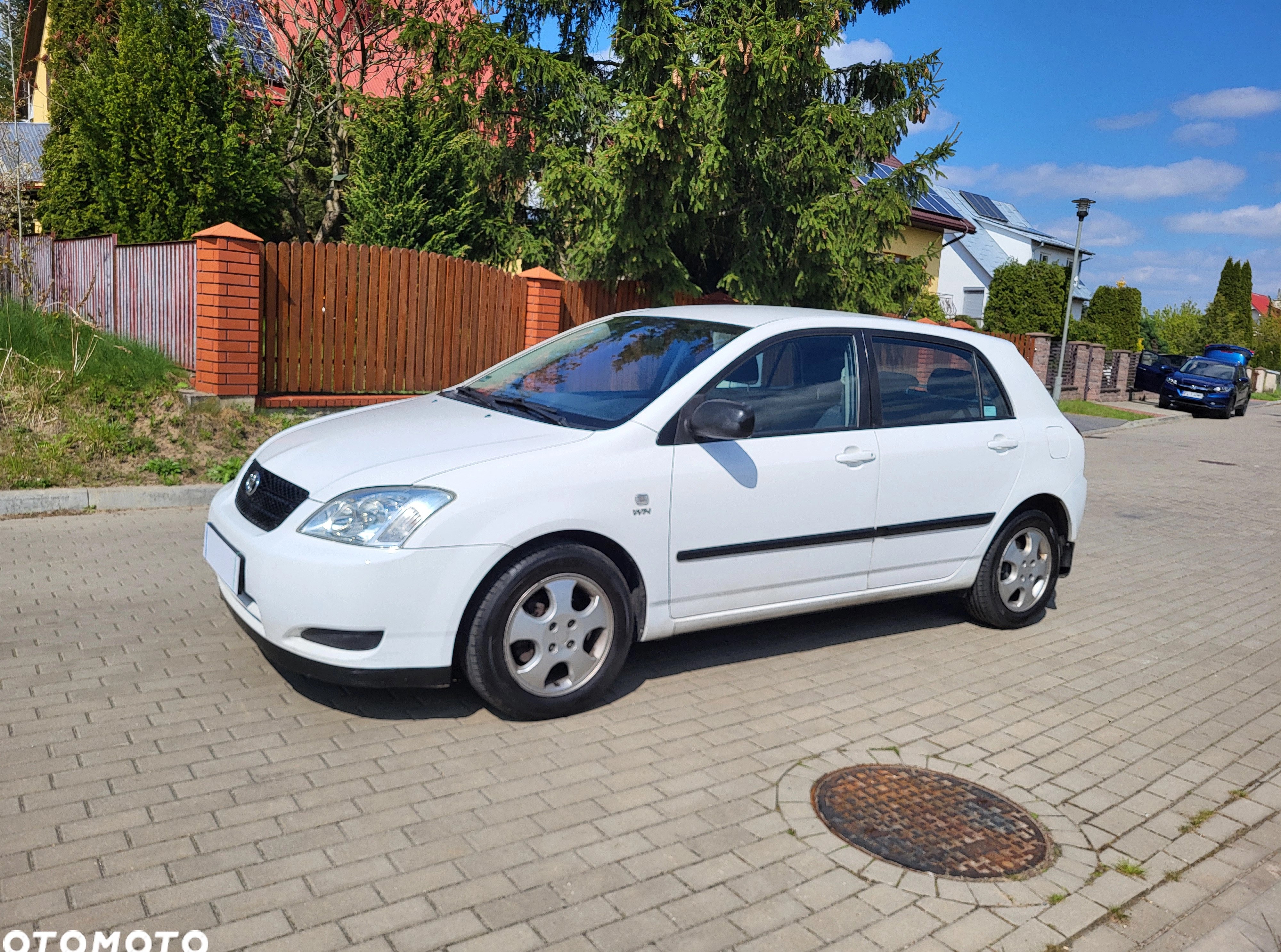 Toyota Corolla cena 8200 przebieg: 275486, rok produkcji 2004 z Warszawa małe 67
